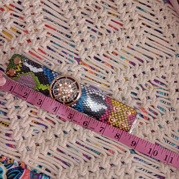 NWT Colorful Snakeskin Faux Leather Cuff Bracelet – Gold Solstice Sun Rhinestone - Picture 4 of 12